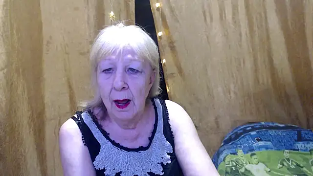 Snapshot of _Estelitta_5 chatting on 01.25.25 Estelitta 5 online show from 01.25.25