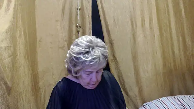 Snapshot of _Estelitta_5 chatting on 02.19.25 Estelitta 5 online show from 02.19.25