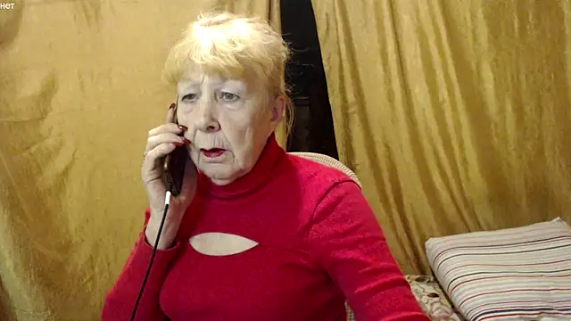 Snapshot of _Estelitta_5 chatting on 10.14.25 Estelitta 5 online show from 10.14.25