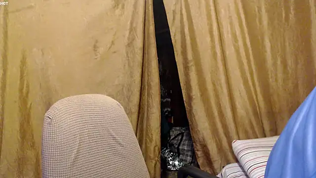 Snapshot of _Estelitta_5 chatting on 10.29.25 Estelitta 5 online show from 10.29.25