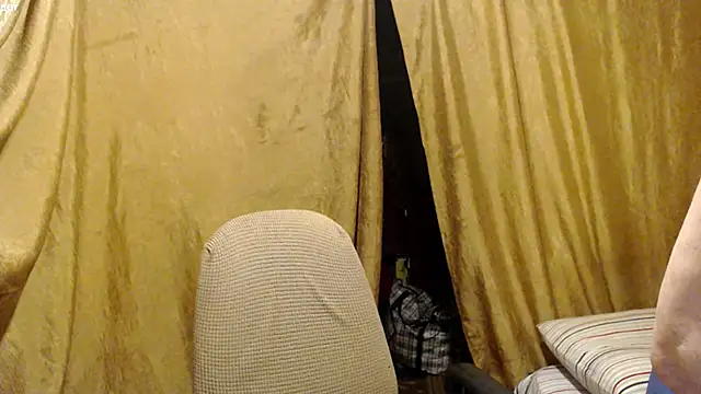 Snapshot of _Estelitta_5 chatting on 11.21.25 Estelitta 5 online show from 11.21.25