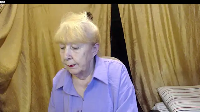 Snapshot of _Estelitta_5 chatting on 11.23.25 Estelitta 5 online show from 11.23.25