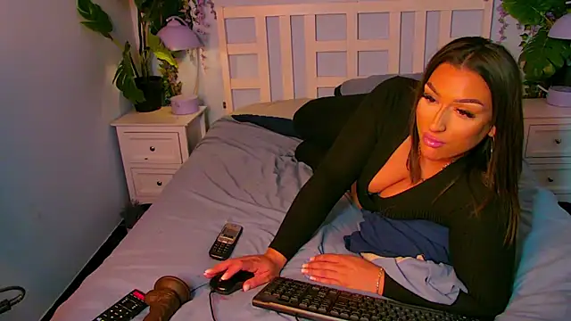 Snapshot of JanesaMiaBabestationx chatting on 09.12.25 JanesaMiaBabestationx online show from 09.12.25