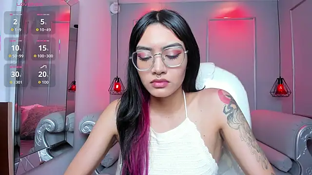 AzuraKindong online show from 12.18.25