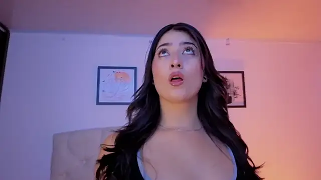 Snapshot of ChanellGV chatting on 10.08.25 ChanellGV online show from 10.08.25