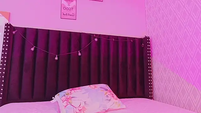 Snapshot of cattaleeyaa chatting on 10.05.25 cattaleeyaa online show from 10.05.25