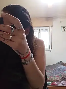 Snapshot of Zorrita_Fox chatting on 11.17.25 Zorrita Fox online show from 11.17.25