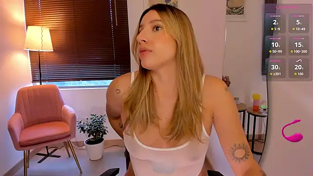 Snapshot of ameliegraham chatting on 02.06.26 ameliegraham online show from 02.06.26