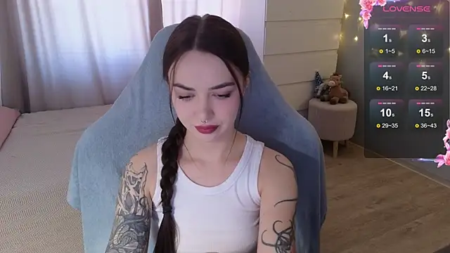 kate leoo online show from 04.12.26