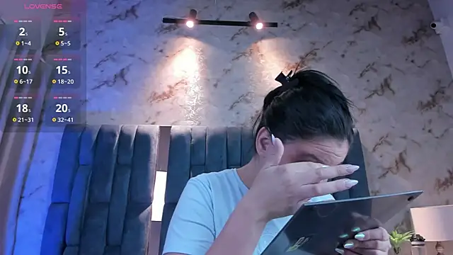 Snapshot of Arii_Vga chatting on 11.02.25 Arii Vga online show from 11.02.25