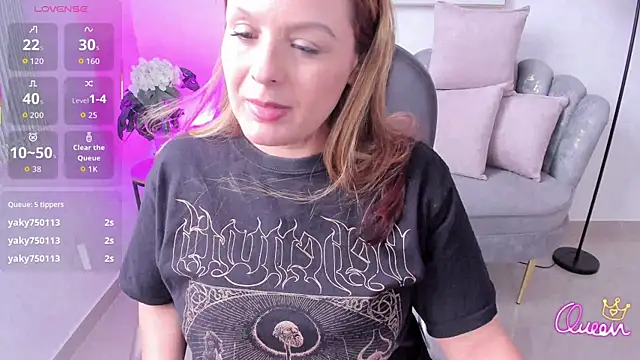 Snapshot of Aida_adams chatting on 04.19.26 Aida adams online show from 04.19.26