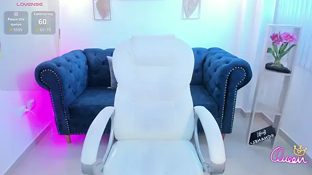 Snapshot of Aida_adams chatting on 05.19.26 Aida adams online show from 05.19.26