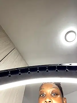 MsWhiteChocolatte online show from 11.16.25