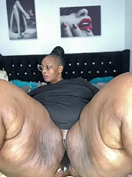 MsWhiteChocolatte online show from 03.11.26