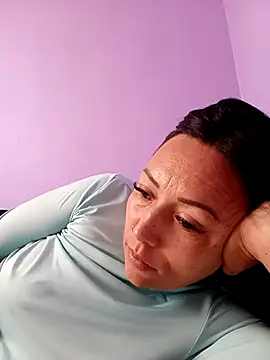 Laura martin  online show from 03.08.25