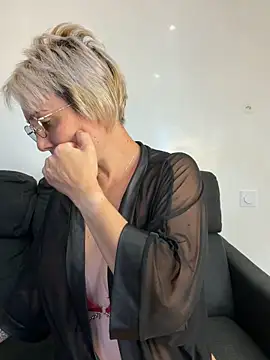 Snapshot of marinella07 chatting on 06.11.26 marinella07 online show from 06.11.26