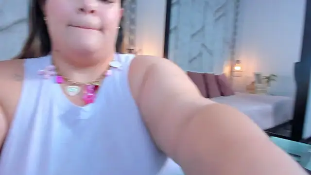 Snapshot of Sara_Thompsoon chatting on 02.23.26 Sara Thompsoon online show from 02.23.26