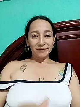 Snapshot of emilypoppy3 chatting on 10.16.25 emilypoppy3 online show from 10.16.25