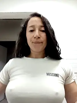 Snapshot of emilypoppy3 chatting on 04.25.26 emilypoppy3 online show from 04.25.26