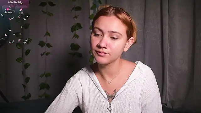 IsabellaFerreiraa online show from 12.30.24