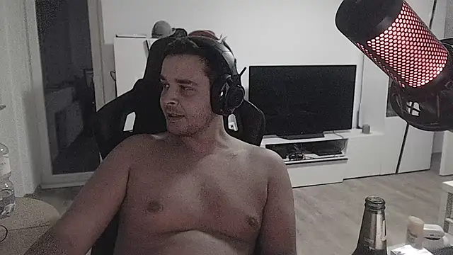 SharkLuigi online show from 10.25.25