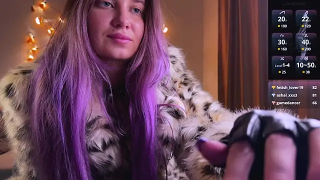 Snapshot of Femdom_Lola chatting on 12.31.24 Femdom Lola online show from 12.31.24