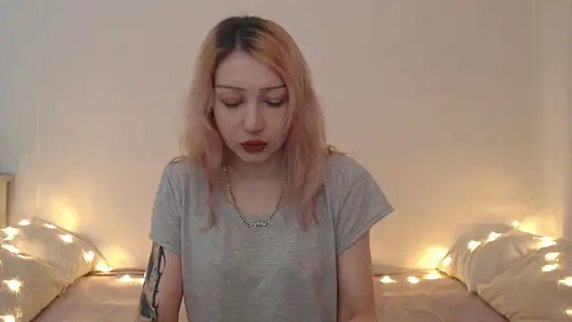 Snapshot of Emily_hardcore chatting on 06.18.26 Emily hardcore online show from 06.18.26