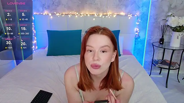 Snapshot of LucyHornyDoll chatting on 12.17.24 LucyHornyDoll online show from 12.17.24