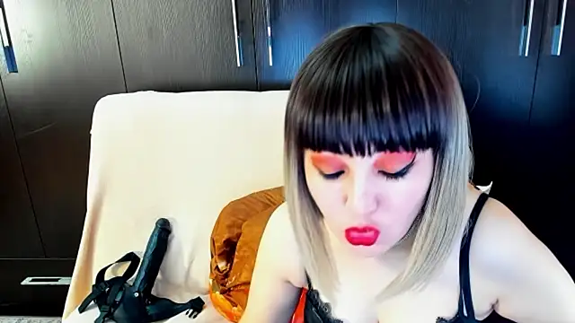 Snapshot of DaisyMun chatting on 02.14.26 DaisyMun online show from 02.14.26