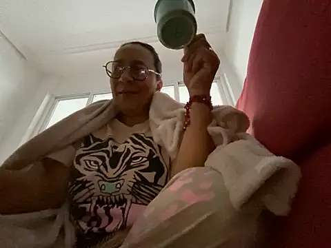 sweeviolet online show from 01.12.25