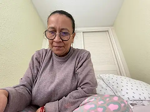 sweeviolet online show from 02.23.25