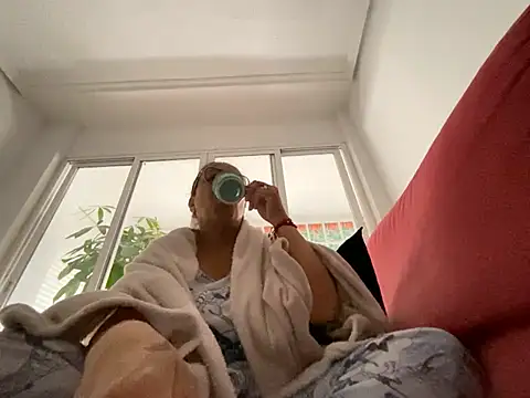 sweeviolet online show from 03.02.25