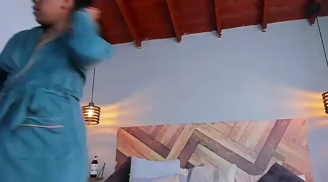 Snapshot of EmmilyBrant chatting on 02.22.25 EmmilyBrant online show from 02.22.25