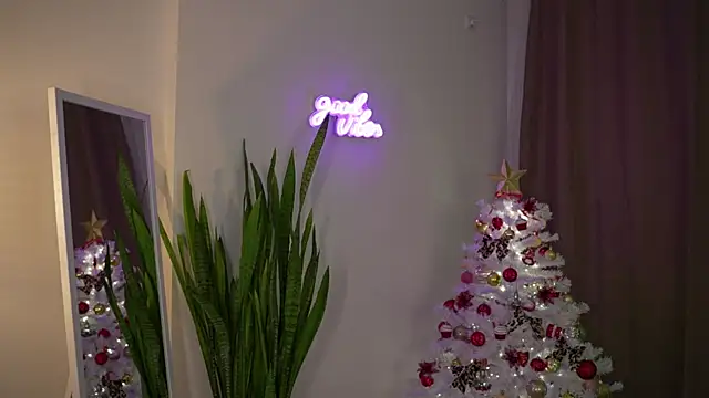 LindaWarners online show from 12.14.24