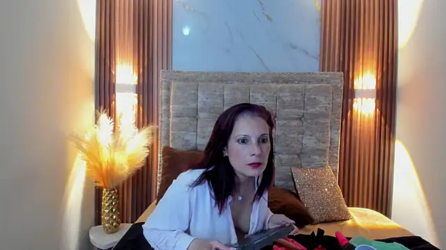 Snapshot of ada_mclaine chatting on 02.22.25 ada mclaine online show from 02.22.25