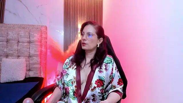 Snapshot of ada_mclaine chatting on 11.21.25 ada mclaine online show from 11.21.25