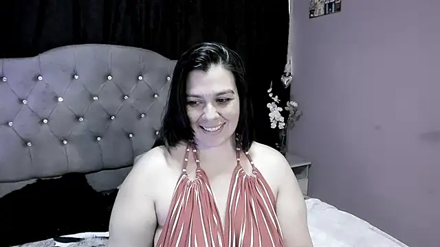 Snapshot of martina_foxy_ chatting on 02.16.25 martina foxy online show from 02.16.25