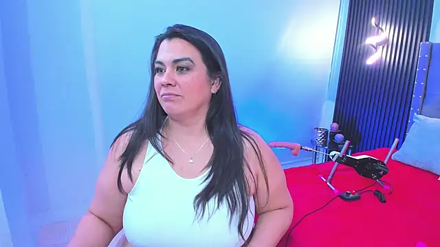 Snapshot of martina_foxy_ chatting on 10.30.25 martina foxy online show from 10.30.25