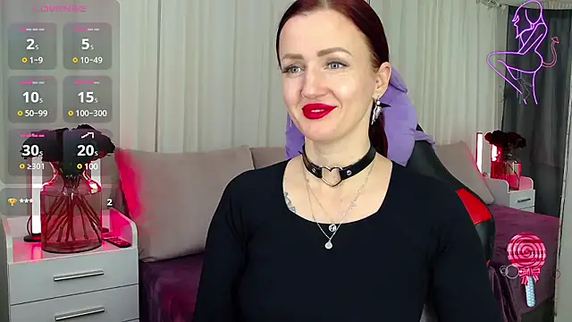 Snapshot of ElisaJane chatting on 12.05.24 ElisaJane online show from 12.05.24