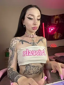 Snapshot of Molly__Moon chatting on 06.22.26 Molly Moon online show from 06.22.26