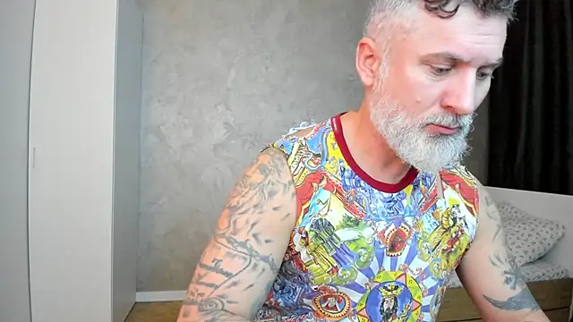 Snapshot of BlowMyXXL chatting on 01.08.25 BlowMyXXL online show from 01.08.25