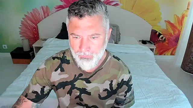 Snapshot of BlowMyXXL chatting on 11.13.25 BlowMyXXL online show from 11.13.25