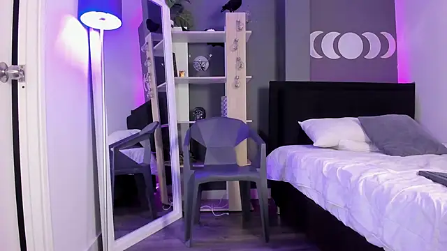 Raven Witch  online show from 02.05.25