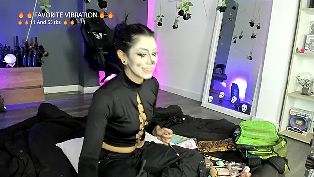 Snapshot of Raven_Witch_ chatting on 03.19.26 Raven Witch online show from 03.19.26