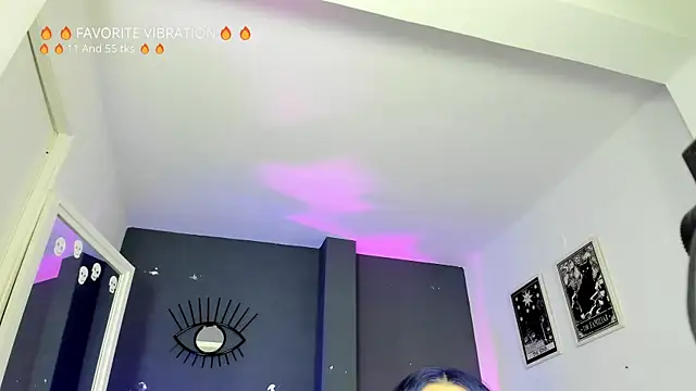 Snapshot of Raven_Witch_ chatting on 04.13.26 Raven Witch online show from 04.13.26