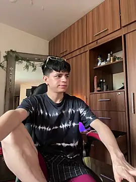 Snapshot of marckalexis chatting on 02.27.25 marckalexis online show from 02.27.25