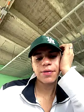 Snapshot of marckalexis chatting on 09.18.25 marckalexis online show from 09.18.25