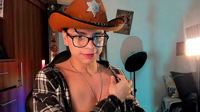 Snapshot of marckalexis chatting on 10.15.25 marckalexis online show from 10.15.25