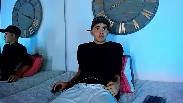 Snapshot of Mike_0233_ chatting on 02.09.25 Mike 0233 online show from 02.09.25