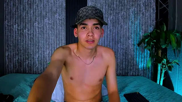 Snapshot of Mike_0233_ chatting on 03.23.25 Mike 0233 online show from 03.23.25